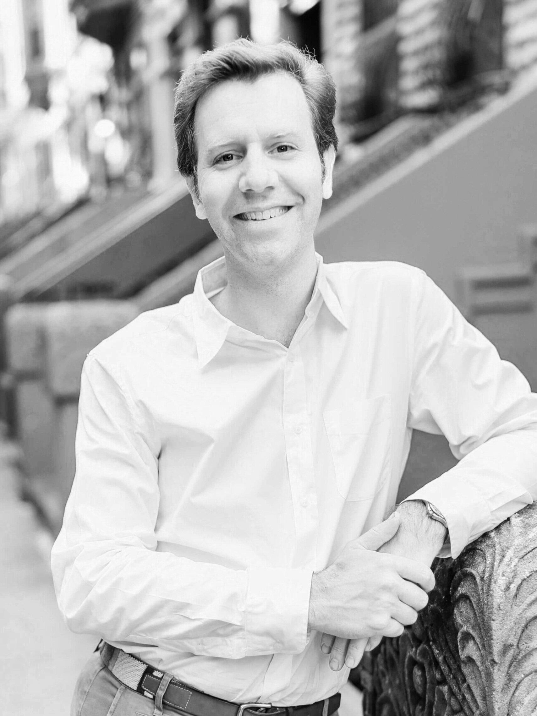 Portrait of Haas Regen, Seriatim's marketing director