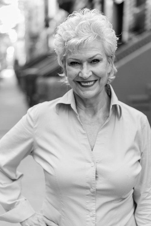 Portrait of Leslie Alexander, a Seriatim Project Manager